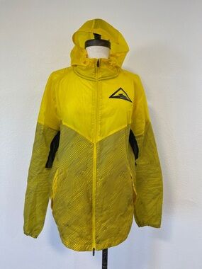 Nike Men's Windrunner Trail Running Jacket size Small Yellow Hooded Lightweight